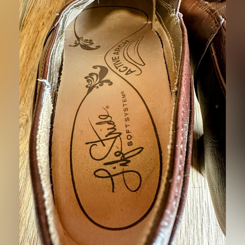 Life Stride Gamut Soft System Heeled Booties Pumps - Picture 7 of 12